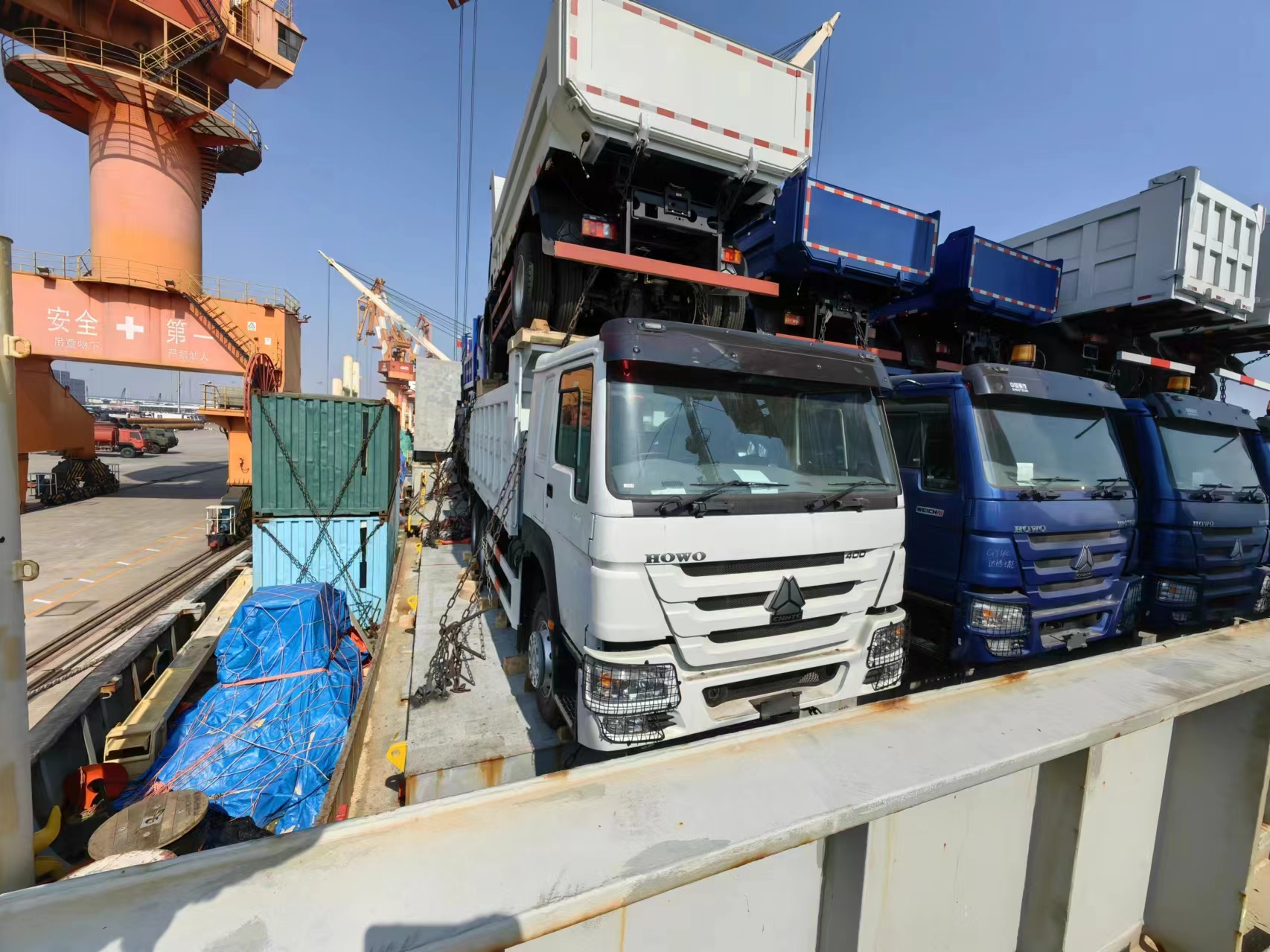 5 μονάδες Howo Dump Trucks Αποστολή στη Νότια Αμερική